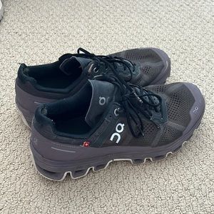 On cloud tennis shoes